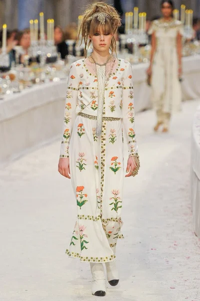 Look 64
